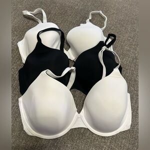 Lot Of 3 Victorias Secret Tshirt Bras 
Lightly Lined Full Coverage Size 36D